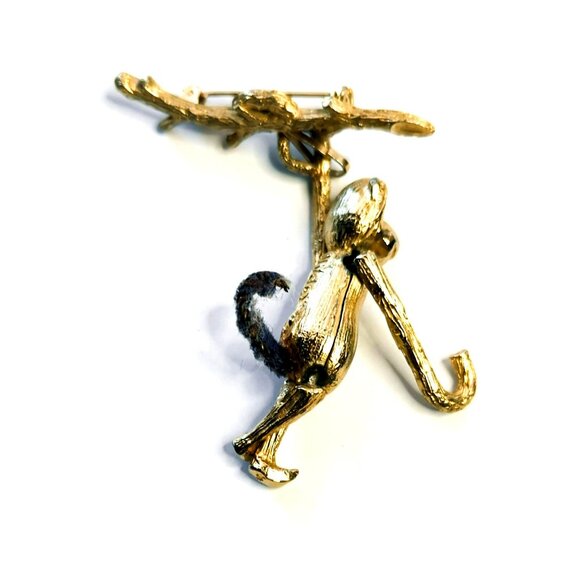 Vintage PAN Jewelry Monkey Hanging From Branch Brooch Pin Gold-Tone - Picture 1 of 4